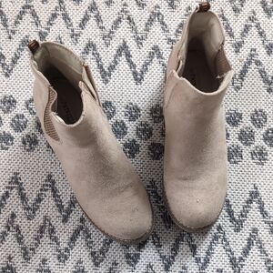 Patrizia Smylie Beige Ankle Chelsea Boots